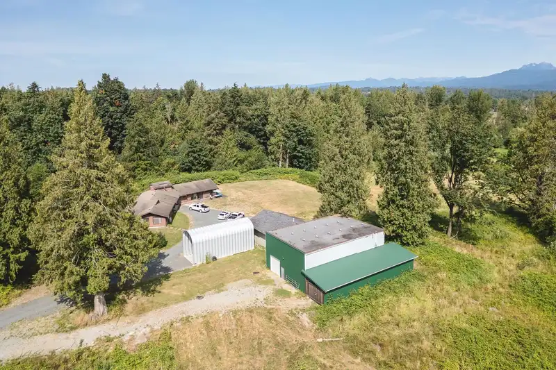 30211 BURGESS AVENUE - photo 4 of 37