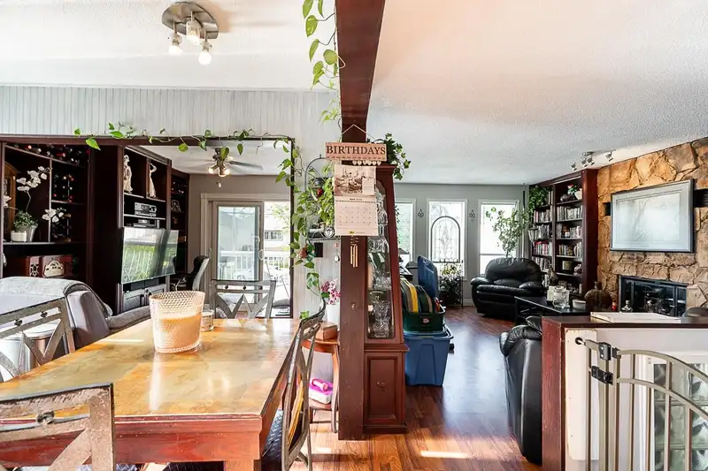 1868 COQUITLAM AVENUE - photo 4 of 34