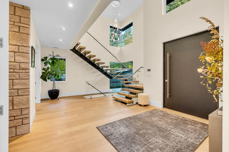 5141 SARITA AVENUE - photo 2 of 25