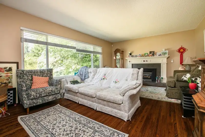 1022 53A STREET - photo 4 of 26