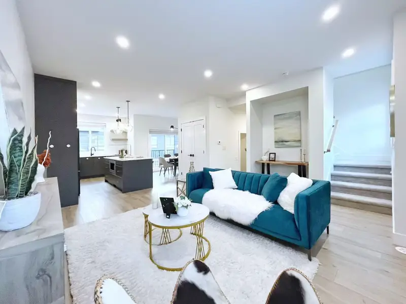 7 16358 23A AVENUE - photo 1 of 25