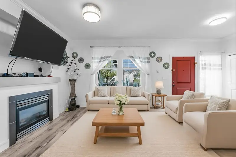 6686 192 STREET - photo 3 of 21