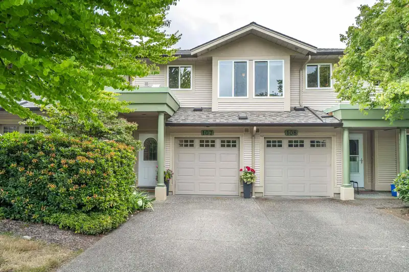 107 13888 70 AVENUE - photo 1 of 40