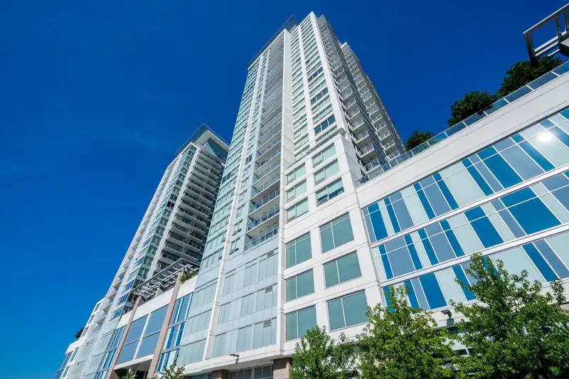 2810 908 QUAYSIDE DRIVE - photo 3 of 40