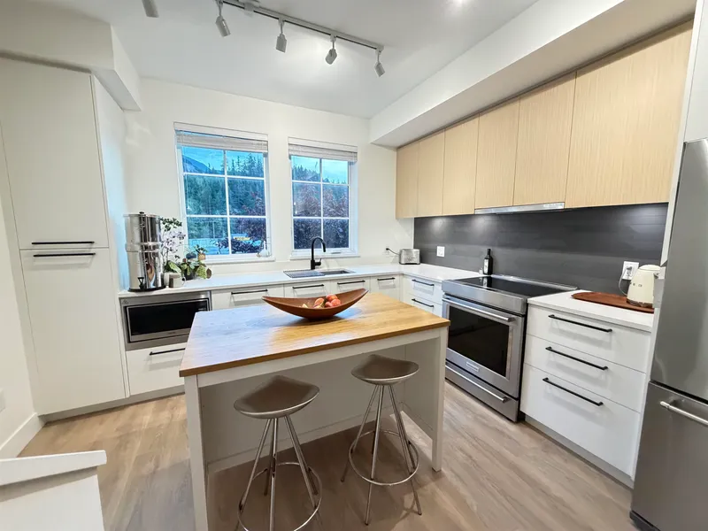 1358 PEAKSIDE PLACE - photo 2 of 17