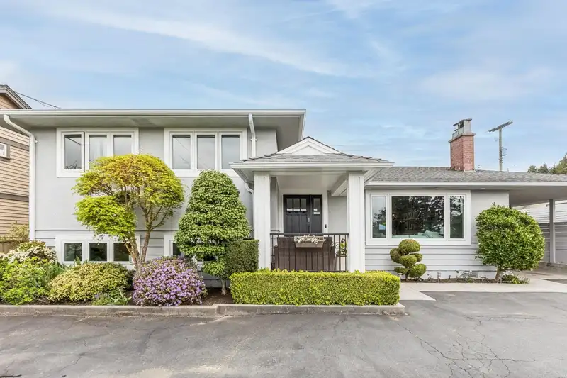 4384 HIGHLAND BOULEVARD - photo 1 of 40