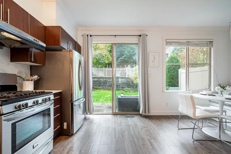 31 15152 62A AVENUE - photo 4 of 39