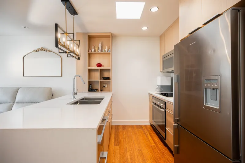 403 2481 WATERLOO STREET - photo 4 of 23