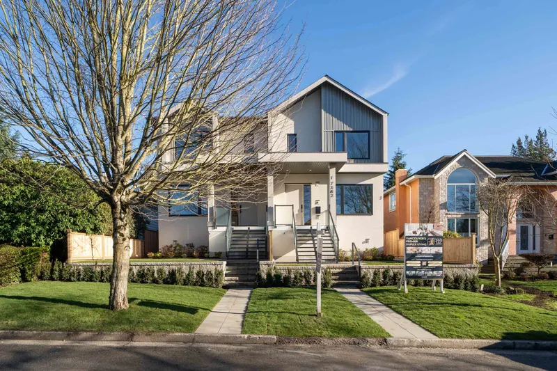 7382 MAPLE STREET - photo 2 of 25