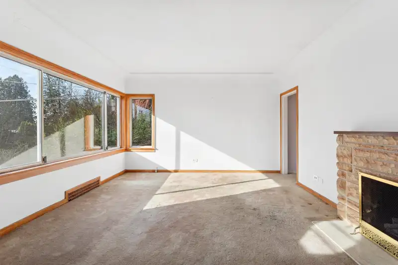 1531 INGLEWOOD AVENUE - photo 3 of 40
