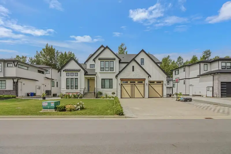 8701 CLEVEN DRIVE - photo 1 of 38