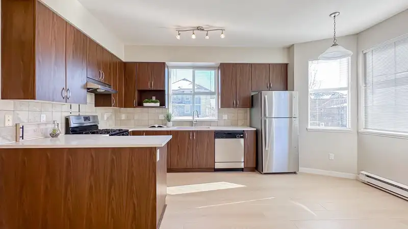 38 6099 ALDER STREET - photo 4 of 14