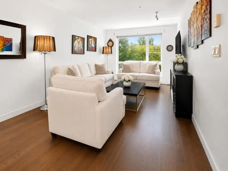201 1330 MARINE DRIVE - photo 4 of 27