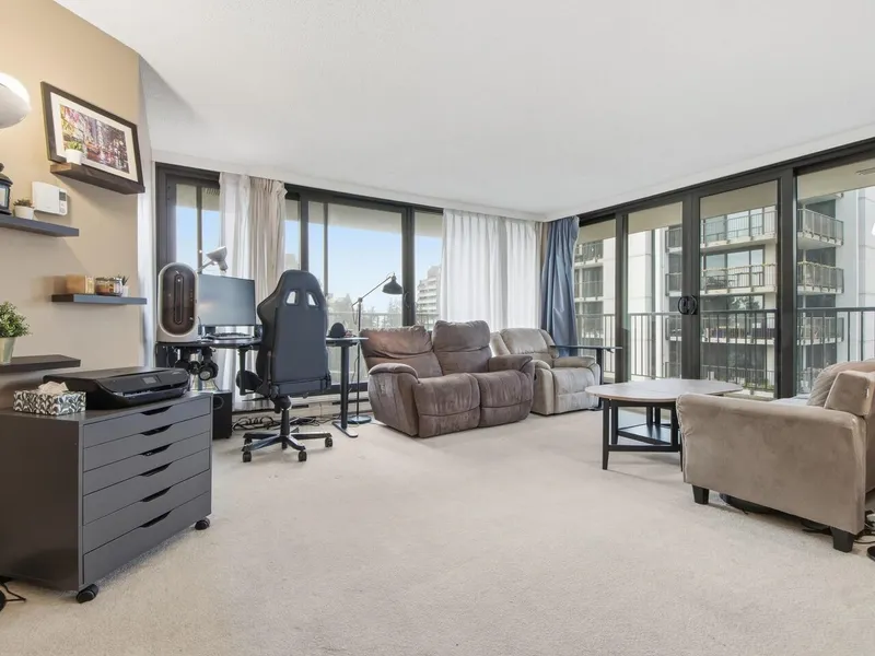 808 6455 WILLINGDON AVENUE - photo 3 of 25