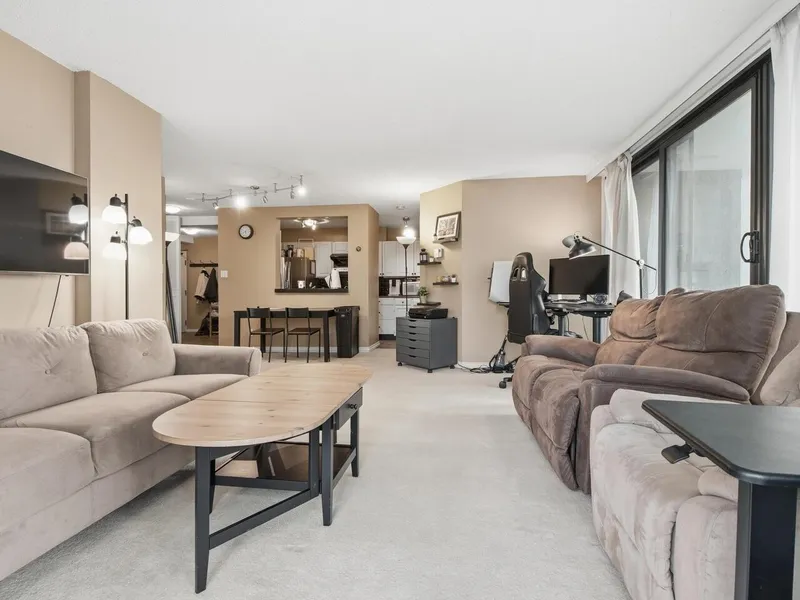 808 6455 WILLINGDON AVENUE - photo 4 of 25