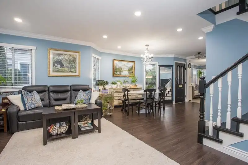 9 5311 LACKNER CRESCENT - photo 4 of 33