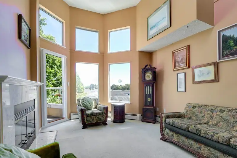 325 7251 MINORU BOULEVARD - photo 3 of 24