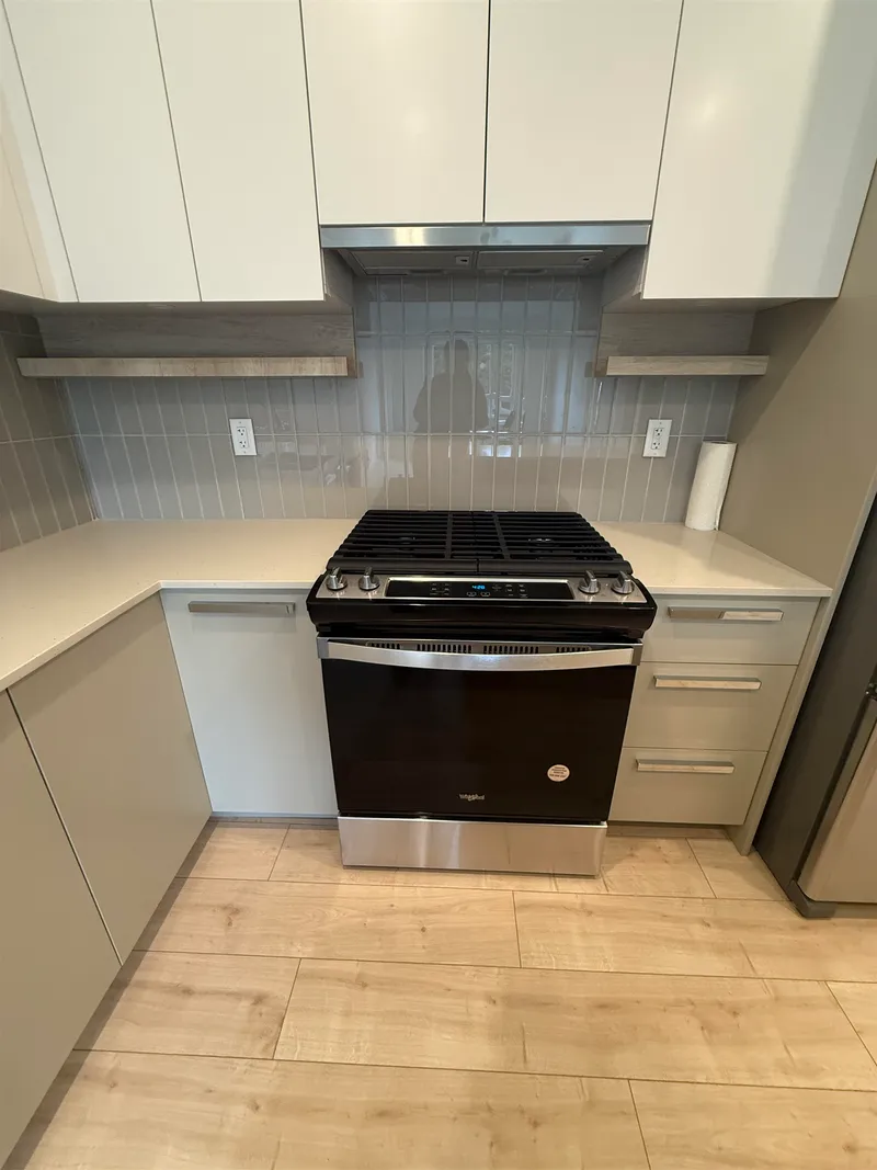 306 13788 76 AVENUE - photo 4 of 14