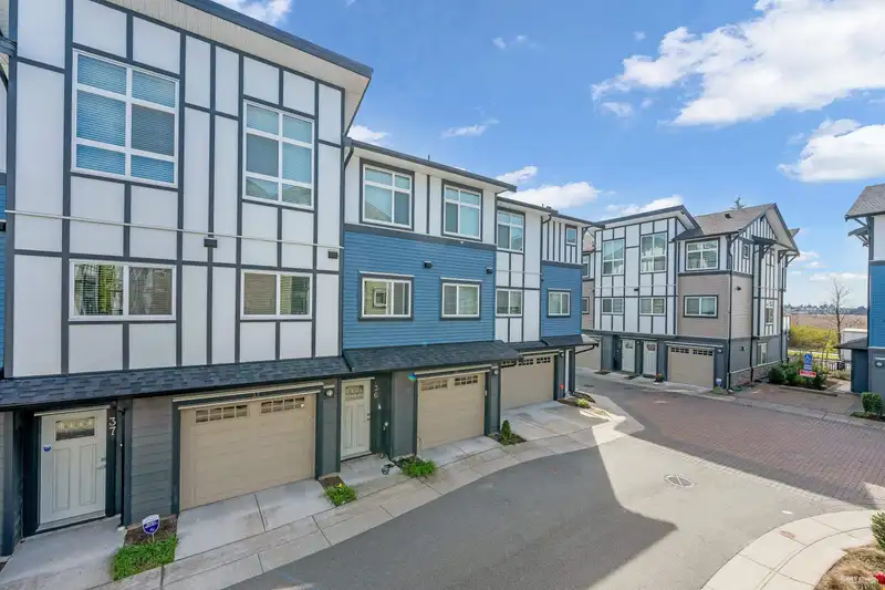 48 9680 ALEXANDRA ROAD - photo 1 of 38