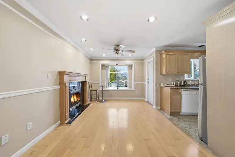 5366 MANOR STREET - photo 4 of 18