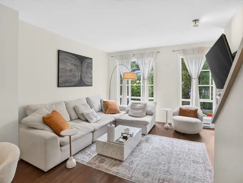 15 1245 HOLTBY STREET - photo 2 of 40