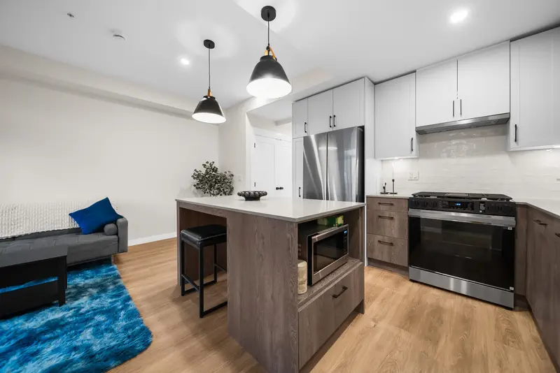 201 27218 ALDERGROVE TOWN CENTRE DRIVE - photo 4 of 24