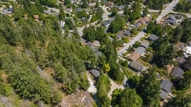 5673 SALMON DRIVE - photo 4 of 29
