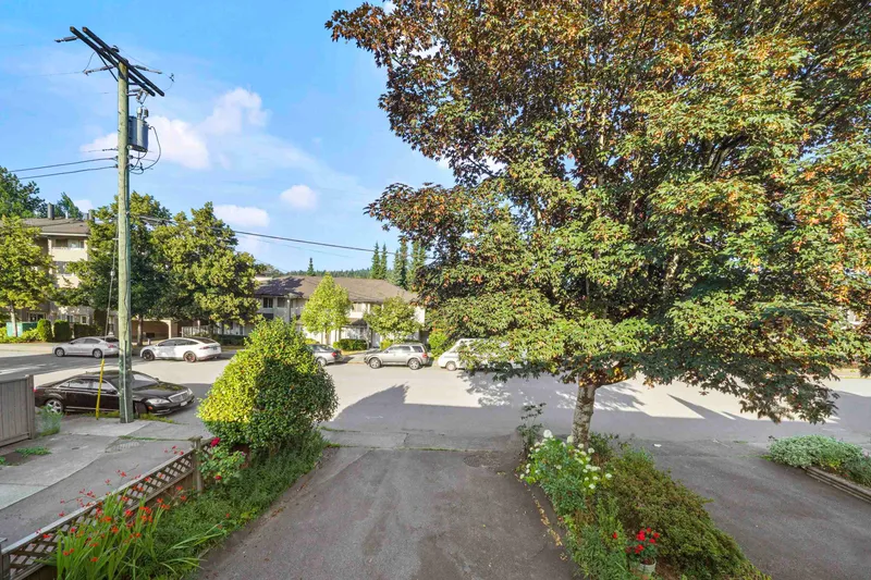 567 CLARE AVENUE - photo 2 of 25