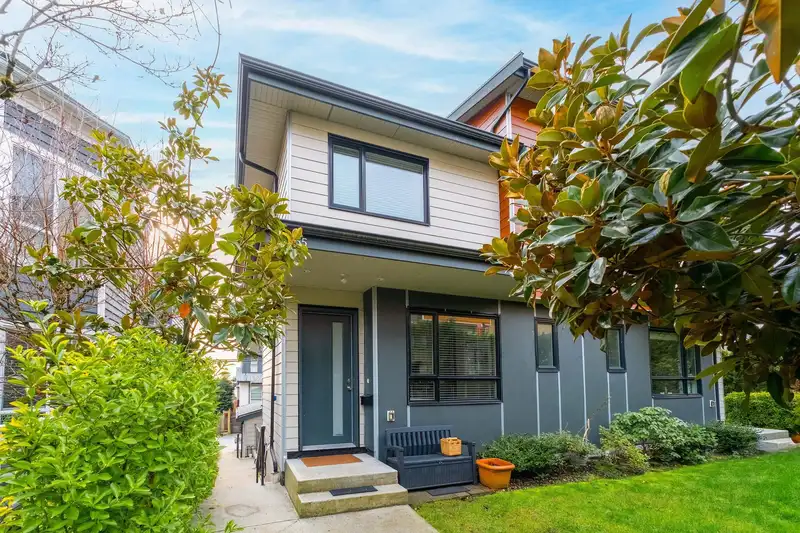 255 E 6TH STREET - photo 1 of 33