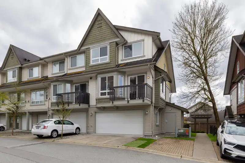 35 7155 189 STREET - photo 3 of 37