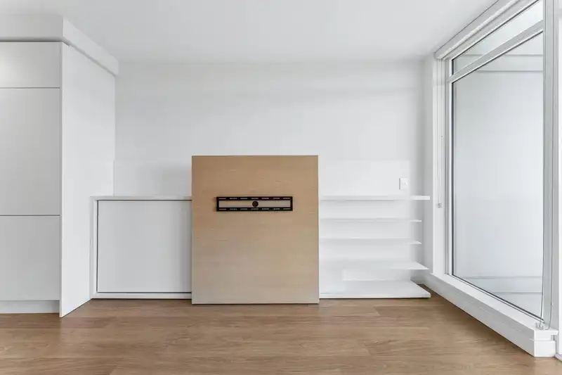 1808 525 FOSTER AVENUE - photo 3 of 29