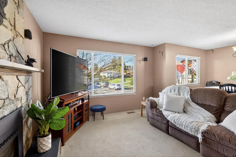 2872 WOODLAND DRIVE - photo 4 of 25