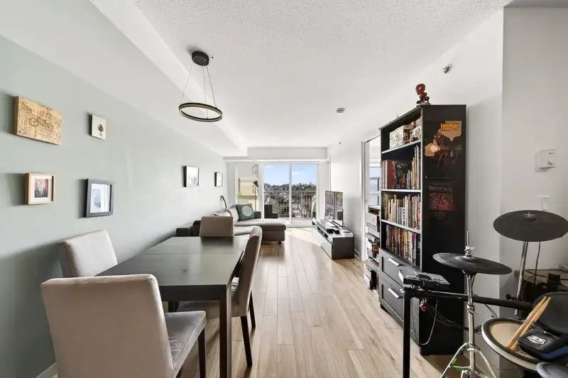2888 E 2ND AVENUE - photo 1 of 30