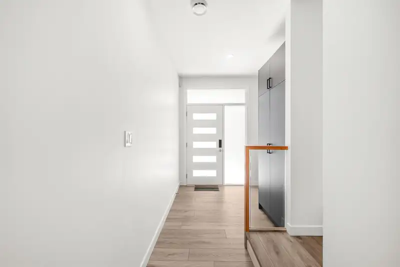 11 5651 STEVESTON HIGHWAY - photo 2 of 19