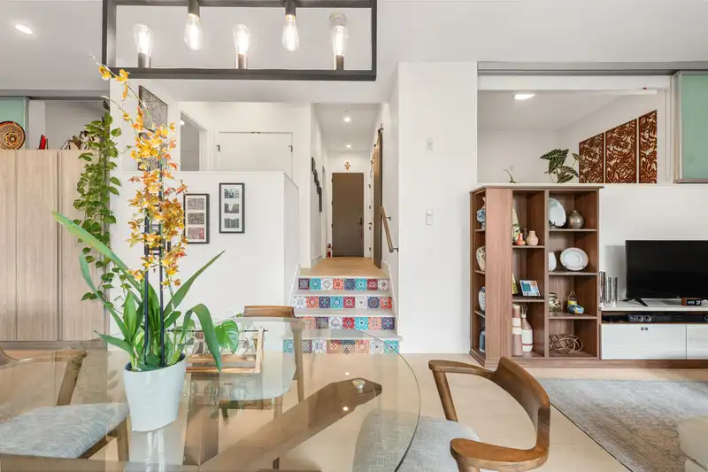 208 300 SALTER STREET - photo 2 of 40