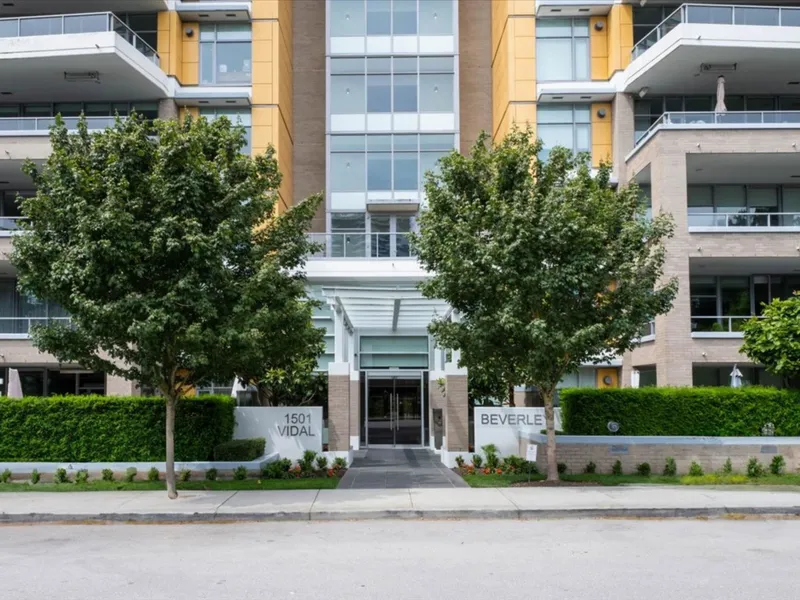 305 1501 VIDAL STREET - photo 2 of 25