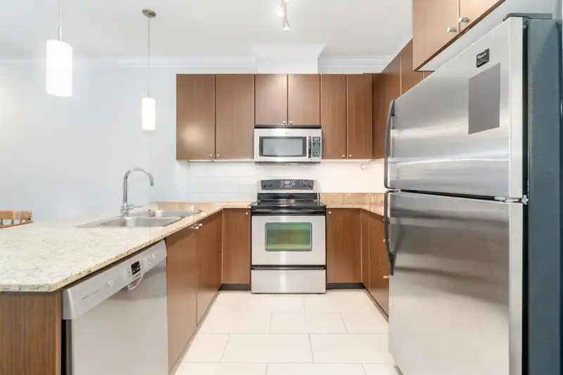 302 2484 WILSON AVENUE - photo 3 of 39
