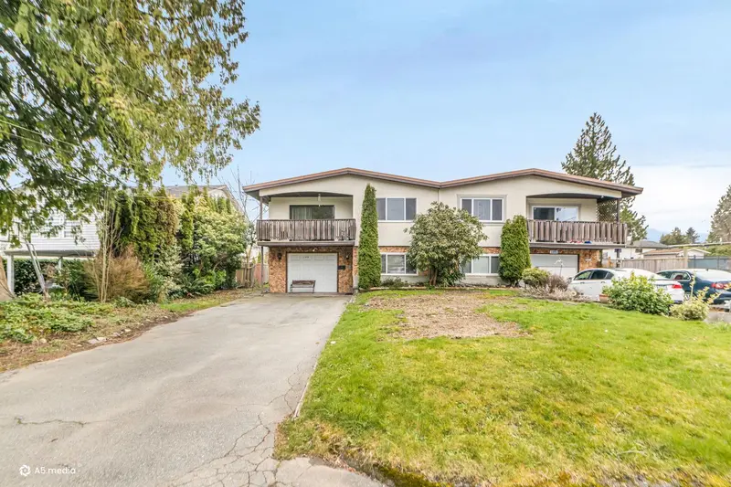 11876 92A AVENUE - photo 1 of 25