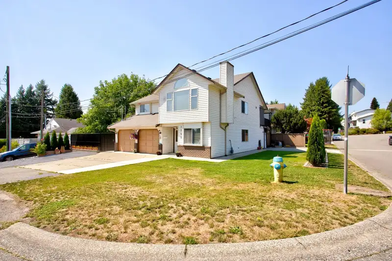 7755 ALDER STREET - photo 2 of 40