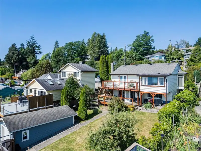 614 GLEN ROAD - photo 4 of 39