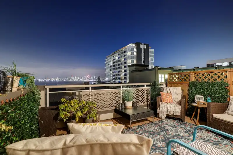 406 108 W ESPLANADE - photo 1 of 32