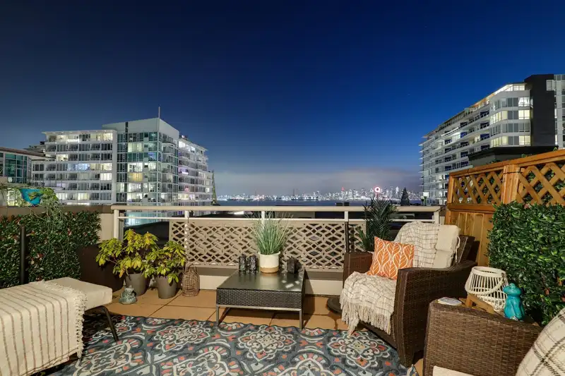 406 108 W ESPLANADE - photo 2 of 32