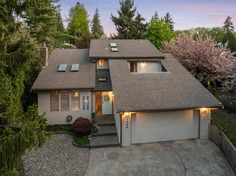 19908 51 AVENUE - photo 2 of 40