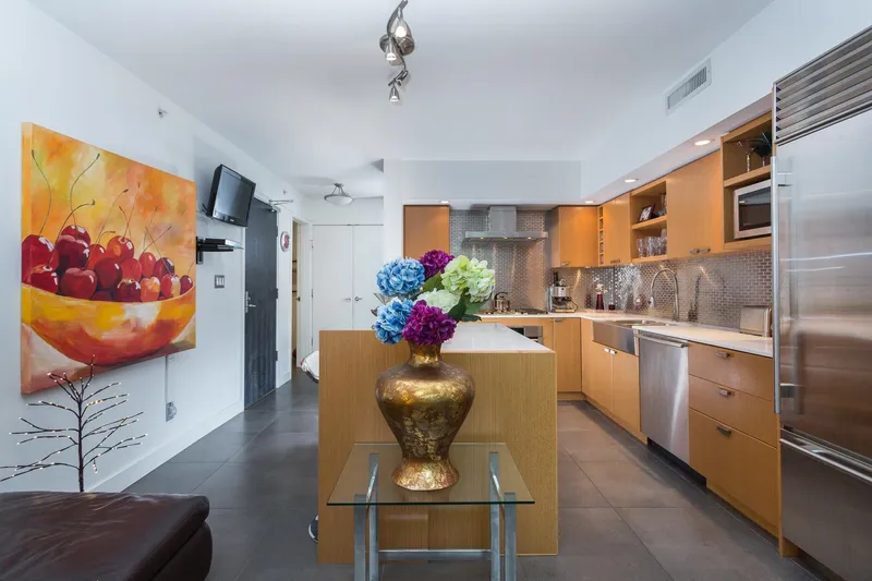 104 1168 RICHARDS STREET - photo 1 of 20