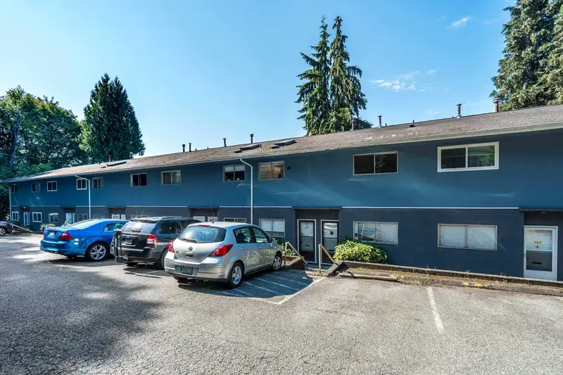 305 MARATHON COURT - photo 2 of 26