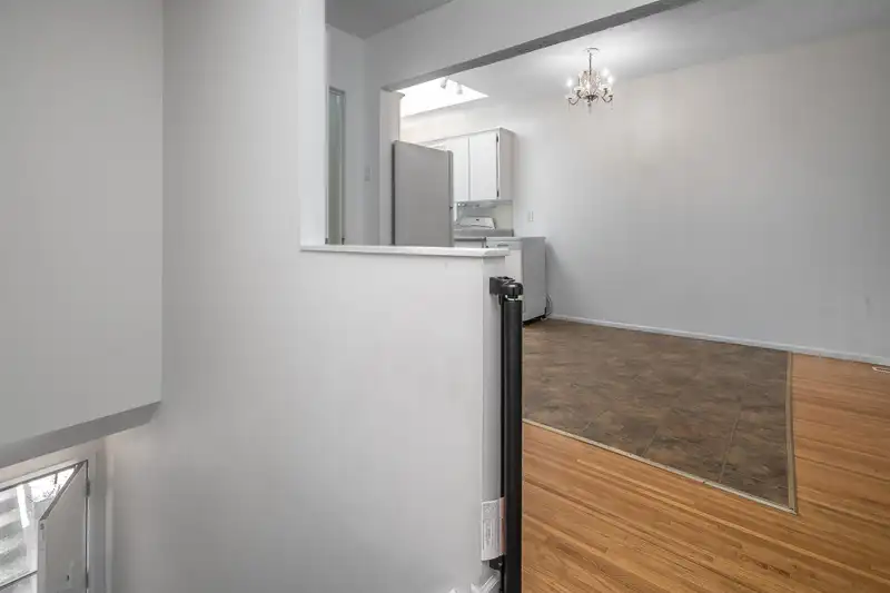 305 MARATHON COURT - photo 4 of 26