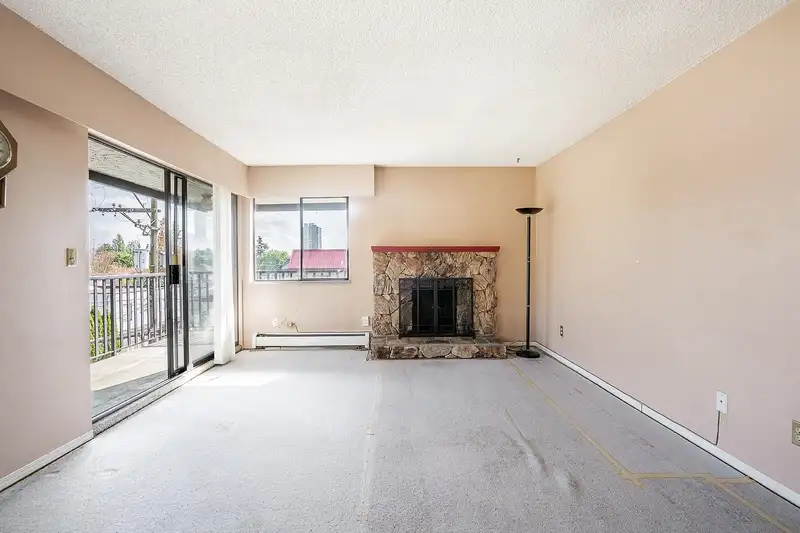 310 316 CEDAR STREET - photo 3 of 29