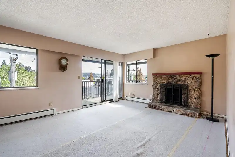 310 316 CEDAR STREET - photo 4 of 29