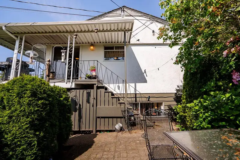14253 MAGDALEN AVENUE - photo 1 of 33