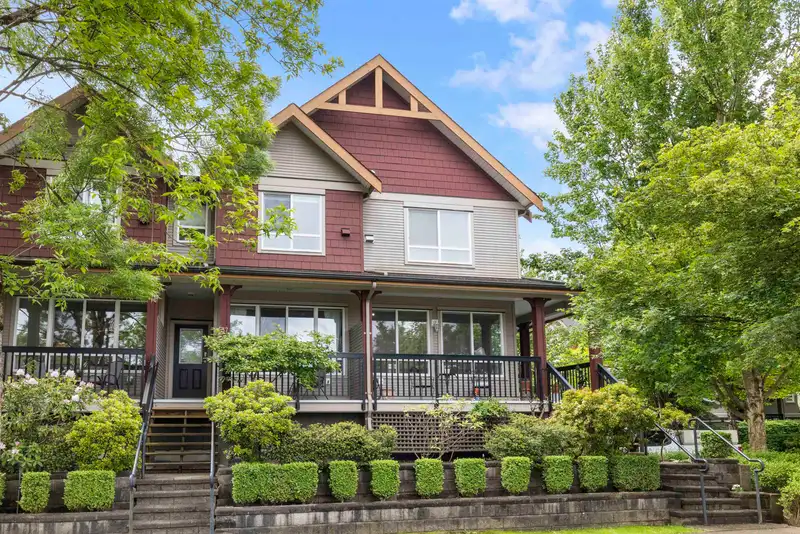 38 16772 61 AVENUE - photo 1 of 30